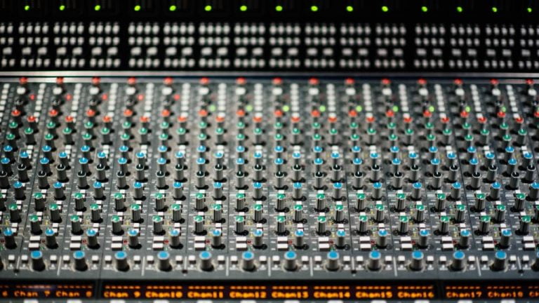 A guide to styling and making Volume your own 28 A guide to styling and making Volume your own A guide to styling and making Volume your own